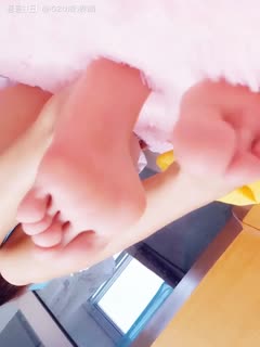 [在线]微博福利姬@液液酱YeYe VIP视图之白丝小学生无修正版[40P 3V54M]