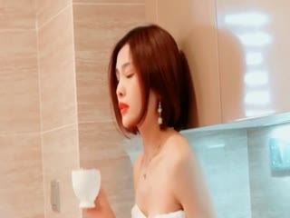 网红闫盼盼大尺度有偿私拍视频